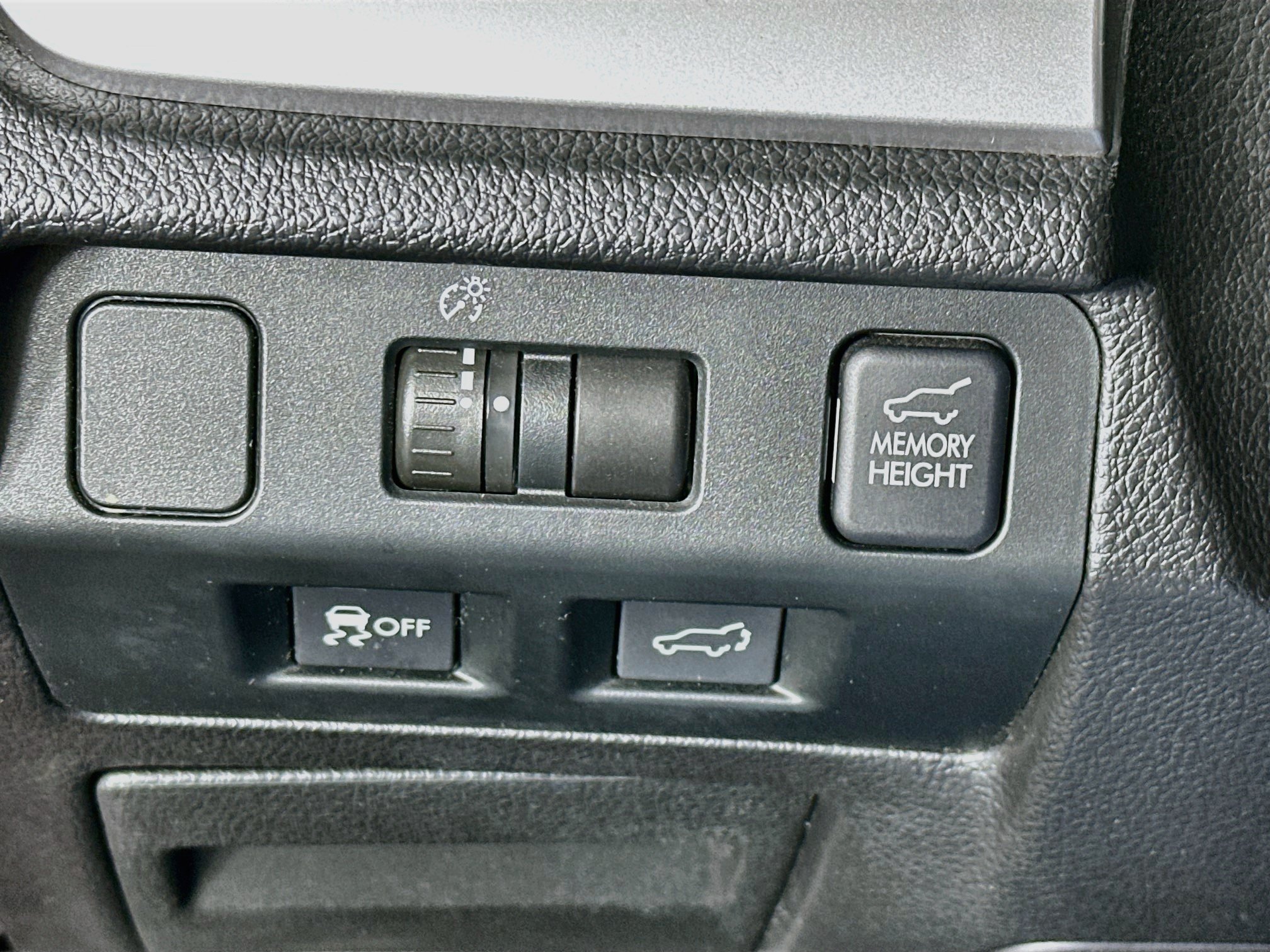 Used 2014 Subaru Forester 2.0XT Touring AWD/4WD image 17