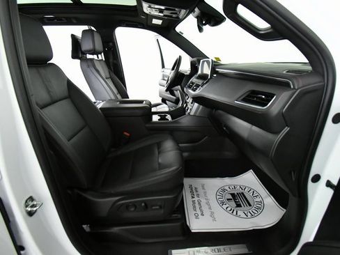 Used 2024 Chevrolet Suburban RST w/ Luxury Package image 24