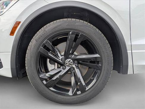 Used 2023 Volkswagen Tiguan SE R-Line FWD image 23