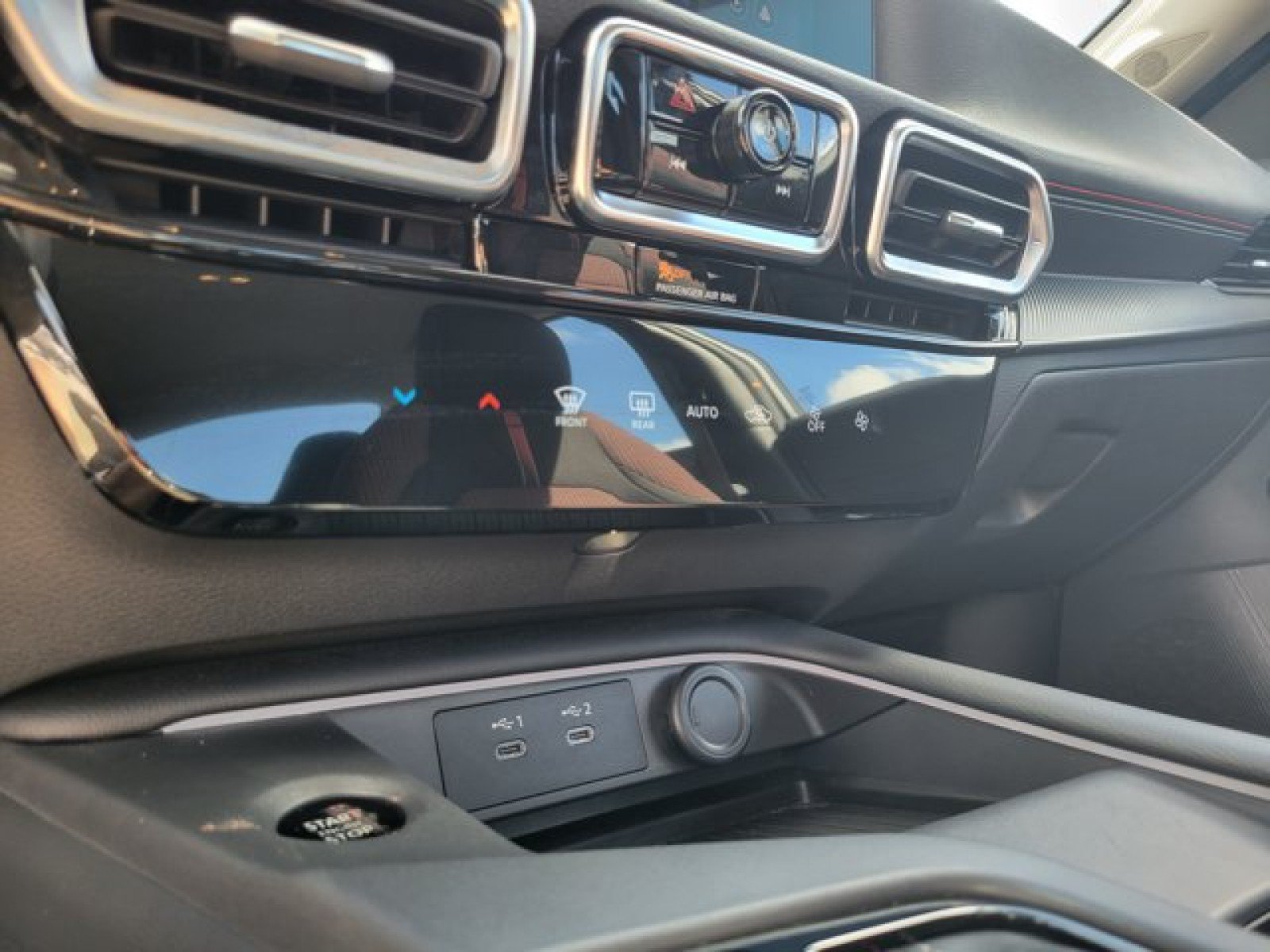 Used 2026 Nissan Sentra SR w/ Floor Mat Package FWD image 26