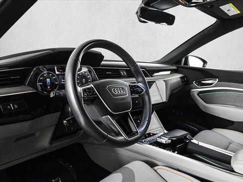 Certified 2024 Audi Q8 e-tron Prestige image 10