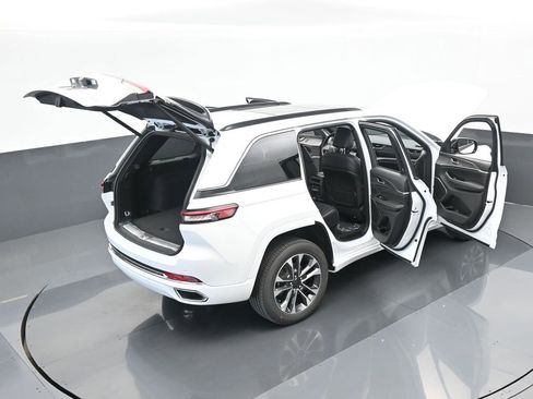 Used 2024 Jeep Grand Cherokee Overland image 63