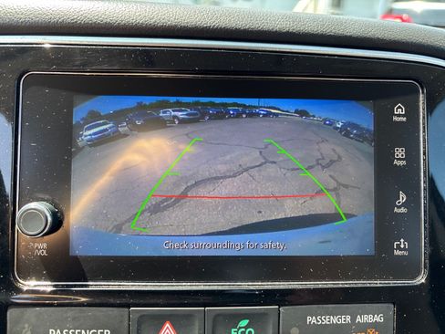 Used 2017 Mitsubishi Outlander SEL AWD/4WD image 37