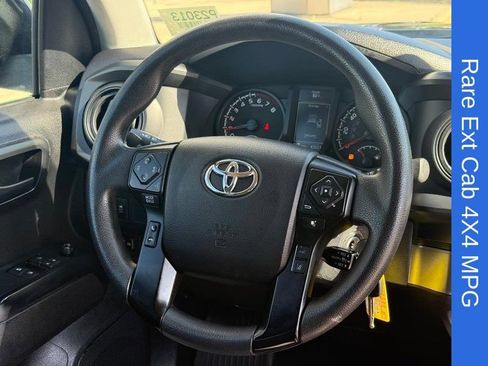 Used 2022 Toyota Tacoma SR AWD/4WD image 13