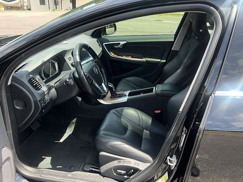 Used 2016 Volvo S60 T5 Inscription Platinum FWD image 18