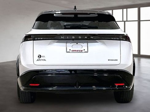 Used 2023 Nissan Ariya FWD image 4