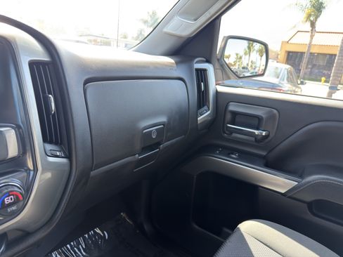 Used 2018 Chevrolet Silverado 1500 LT w/ All Star Edition AWD/4WD image 35