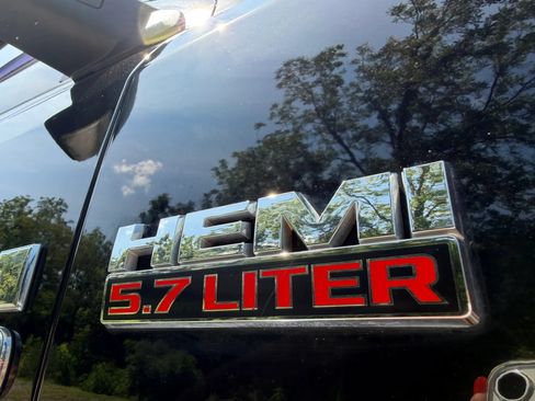 Used 2020 RAM 1500 Classic SLT w/ Luxury Group AWD/4WD image 16