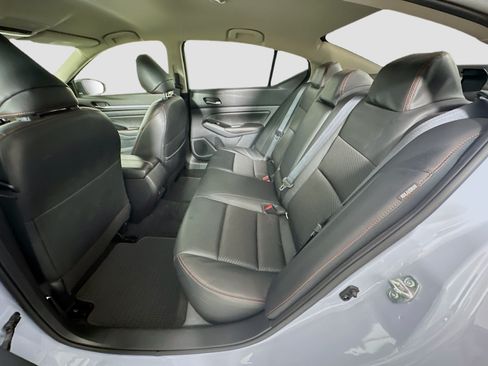 Used 2024 Nissan Altima 2.5 SR FWD image 27