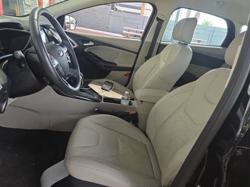 Used 2018 Ford Focus Electric Hatchback FWD image 4