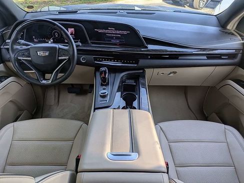 Certified 2023 Cadillac Escalade ESV Premium Luxury AWD/4WD image 17