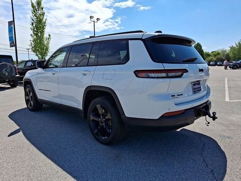 Used 2021 Jeep Grand Cherokee L Laredo AWD/4WD image 7