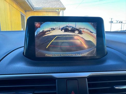 Used 2017 MAZDA MAZDA3 Touring image 19