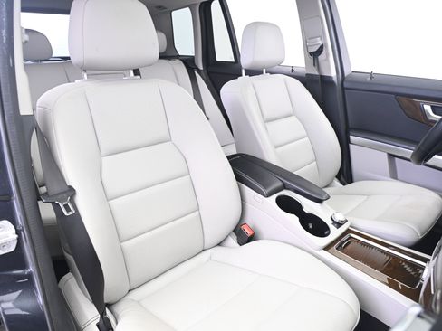 Used 2015 Mercedes-Benz GLK 350 4MATIC image 24