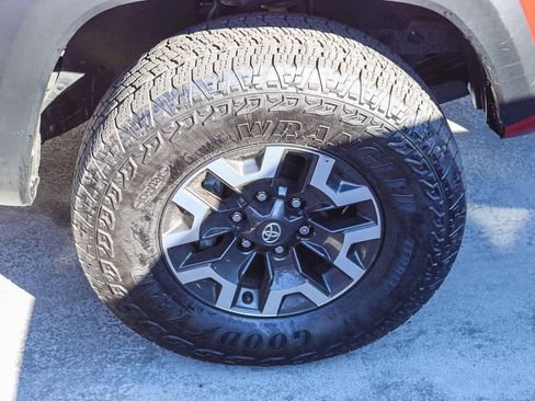 Used 2023 Toyota Tacoma TRD Off-Road image 6