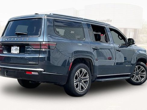 Used 2023 Jeep Wagoneer Series II AWD/4WD image 6