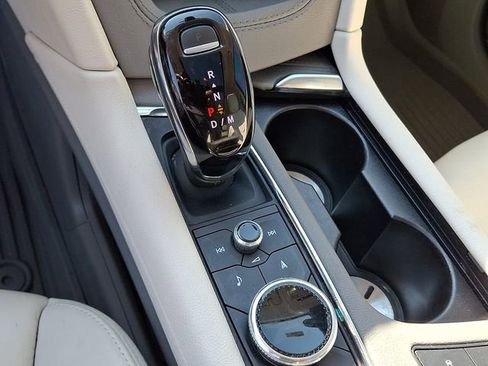 Used 2023 Cadillac XT6 Premium Luxury FWD image 10