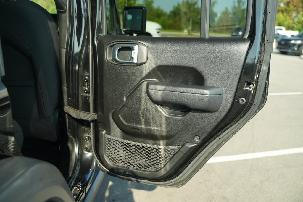 Used 2023 Jeep Wrangler Unlimited Rubicon 4xe w/ Cold Weather Group AWD/4WD image 24
