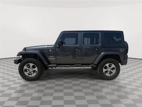 Used 2017 Jeep Wrangler Unlimited Sahara w/ Max Tow Package AWD/4WD image 4