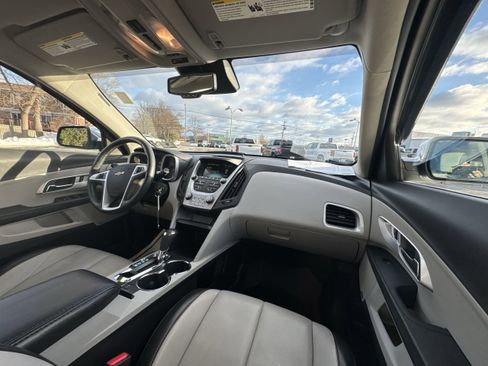 Used 2017 Chevrolet Equinox Premier w/ Enhanced Convenience Package image 30