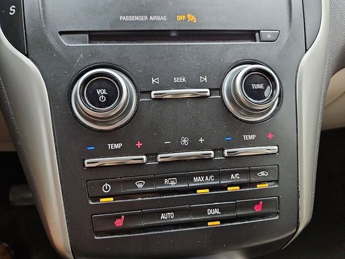 Used 2018 Lincoln MKC Select w/ Select Plus Package image 27