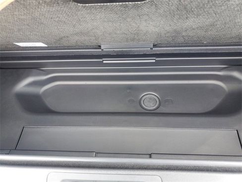 New 2025 Ford Expedition Active image 12