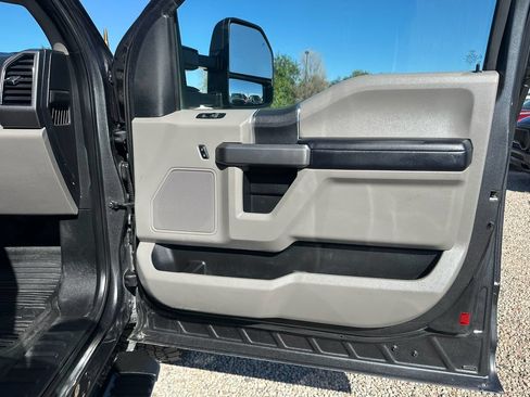 Used 2018 Ford F250 XLT w/ XLT Value Package AWD/4WD image 15