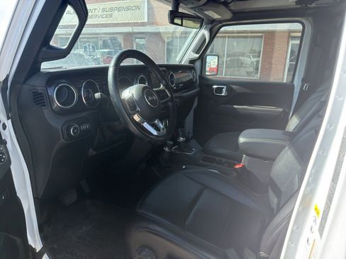 Used 2020 Jeep Wrangler Unlimited Sahara AWD/4WD image 5