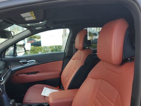 Certified 2023 Kia Sportage SX image 16