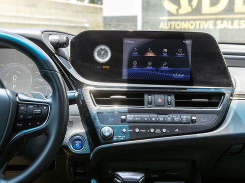 Used 2022 Lexus ES 300h w/ Accessory Package FWD image 24