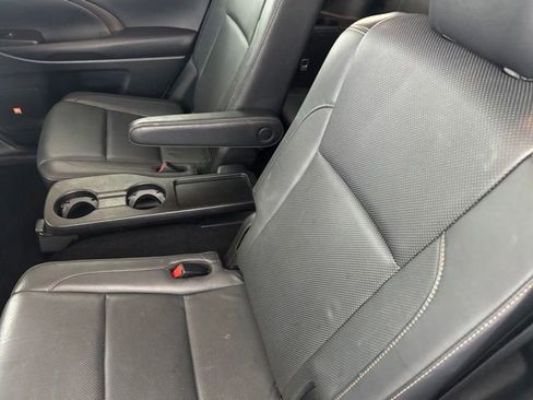 Used 2017 Toyota Highlander Limited w/ Protection Package #3 AWD/4WD image 29