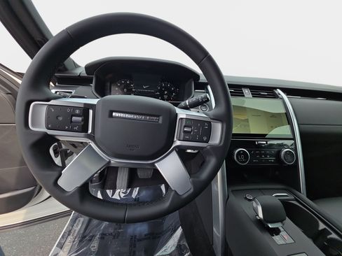 Certified 2025 Land Rover Discovery S AWD/4WD image 15