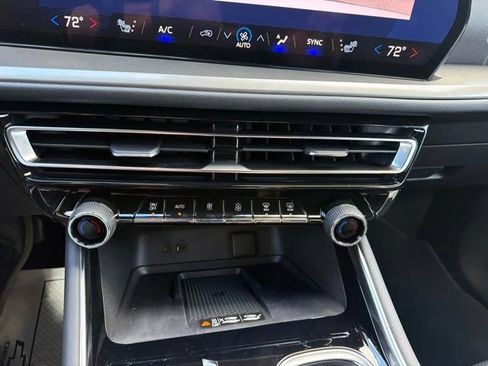 New 2026 Chevrolet Traverse LT AWD/4WD image 17