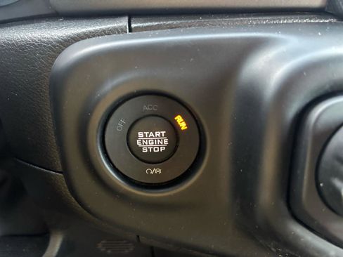 Used 2023 Jeep Wrangler Unlimited Sport image 19