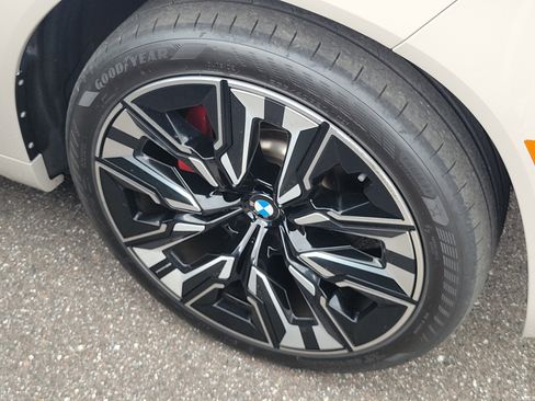 Used 2025 BMW X3 xDrive30i w/ Premium Package AWD/4WD image 4