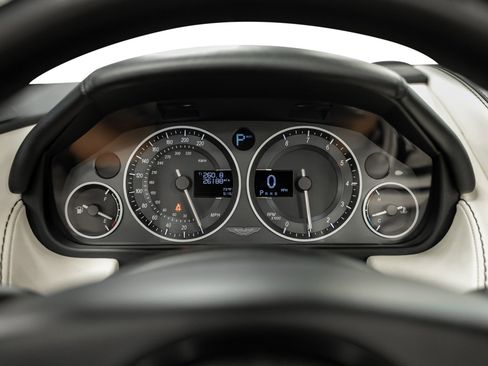 Used 2015 Aston Martin DB9 Volante image 44