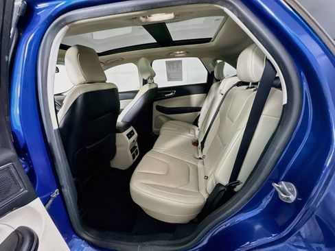 Used 2020 Ford Edge Titanium w/ Equipment Group 301A AWD/4WD image 27