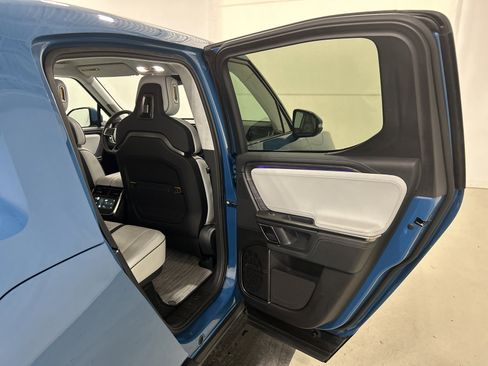 Used 2023 Rivian R1T Adventure image 19