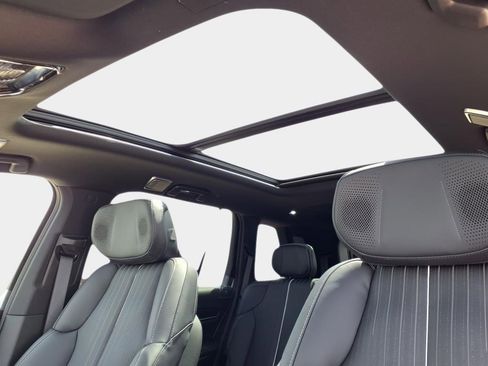 New 2026 Cadillac Vistiq Sport image 13