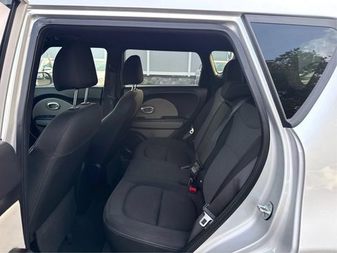 Used 2017 Kia Soul + FWD image 10