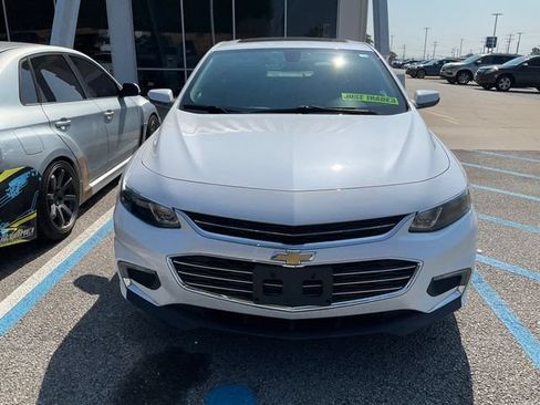 Used 2016 Chevrolet Malibu Premier FWD image 2