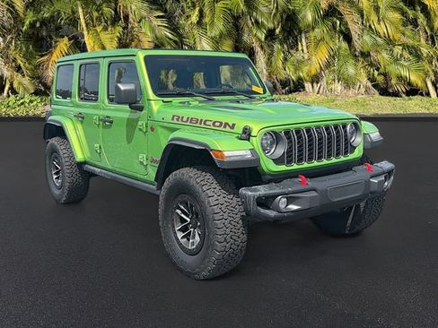Used 2025 Jeep Wrangler Unlimited Rubicon AWD/4WD image 2