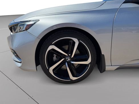 Used 2018 Honda Accord Sport image 9