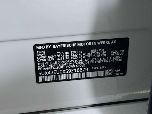 Used 2025 BMW X5 xDrive50e w/ M Sport Package image 31