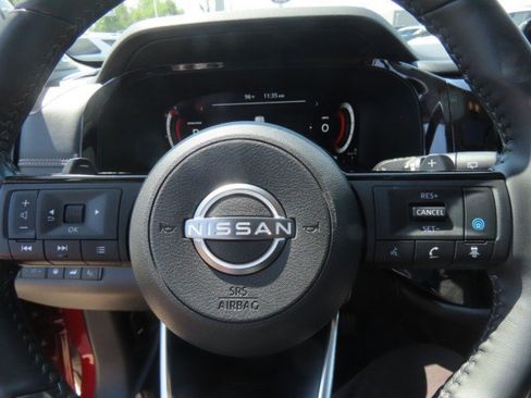 Used 2023 Nissan Pathfinder Platinum FWD image 27