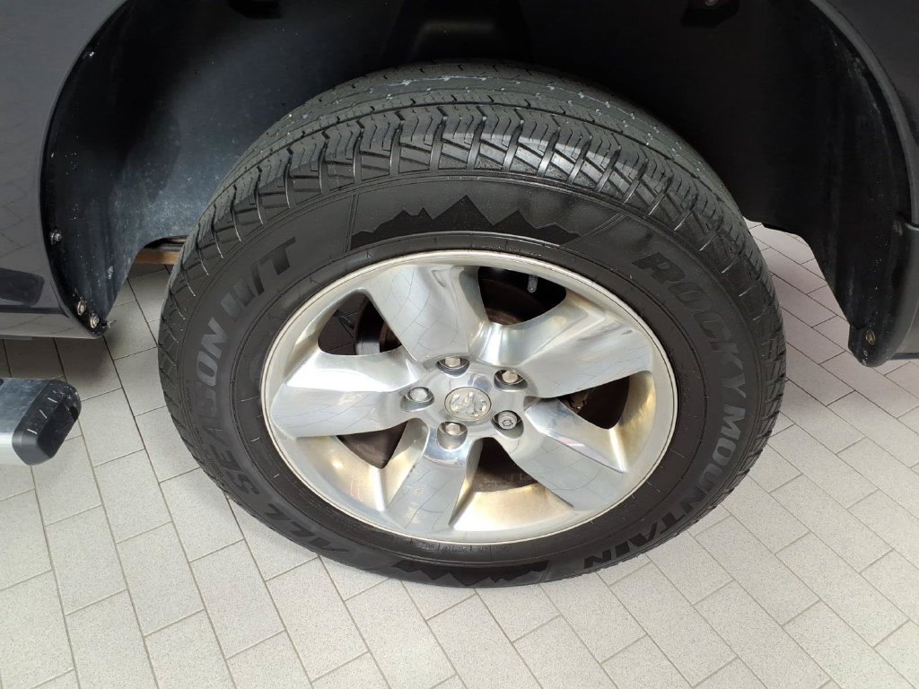 Used 2017 RAM 1500 Express AWD/4WD image 8