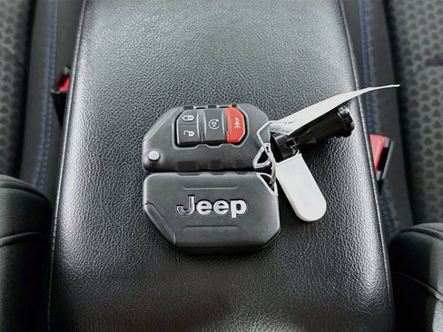 Used 2024 Jeep Wrangler Unlimited Rubicon 4xe w/ Technology Group AWD/4WD image 37