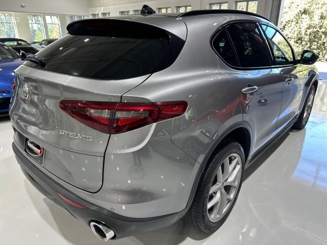 Used 2018 Alfa Romeo Stelvio Ti Sport AWD/4WD image 29