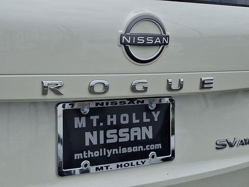 Used 2023 Nissan Rogue SV w/ SV Premium B Package AWD/4WD image 30