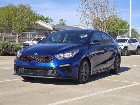 Used 2021 Kia Forte GT-Line w/ GT-Line Premium Package FWD image 3